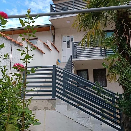 بيت ضيافة Daris موستار